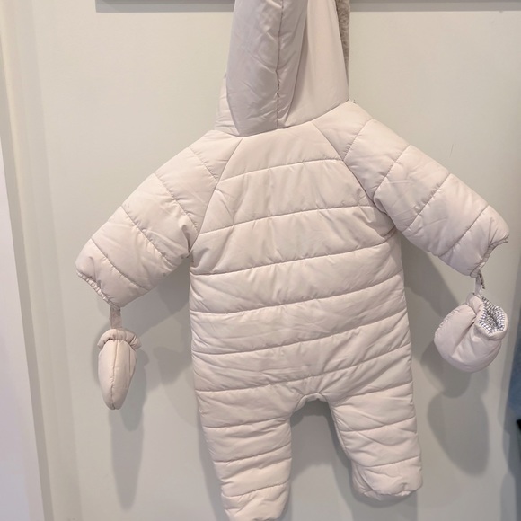 New with tags. Jacadi fur hooded snow suit, size 6M. Pristine. Retail $230. - Picture 3 of 10